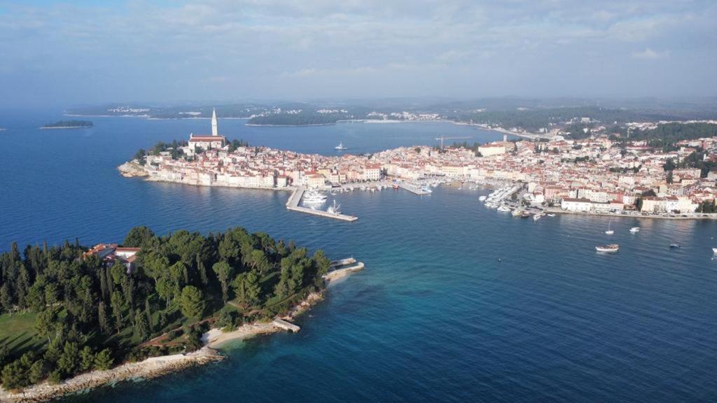 Apartment Michaela 4-Sterne & Parking Rovinj Exterior photo