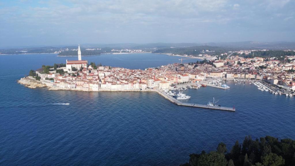 Apartment Michaela 4-Sterne & Parking Rovinj Exterior photo