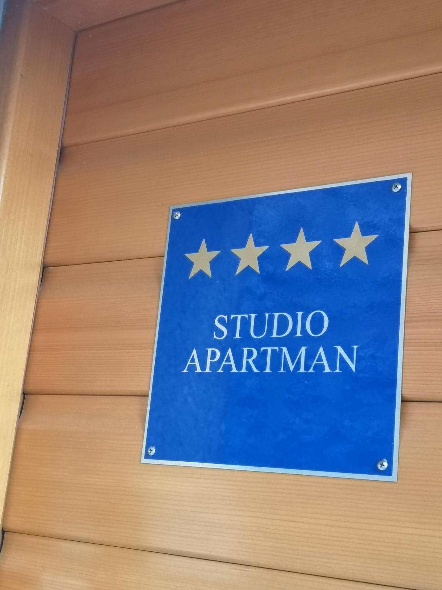 Apartment Michaela 4-Sterne & Parking Rovinj Exterior photo